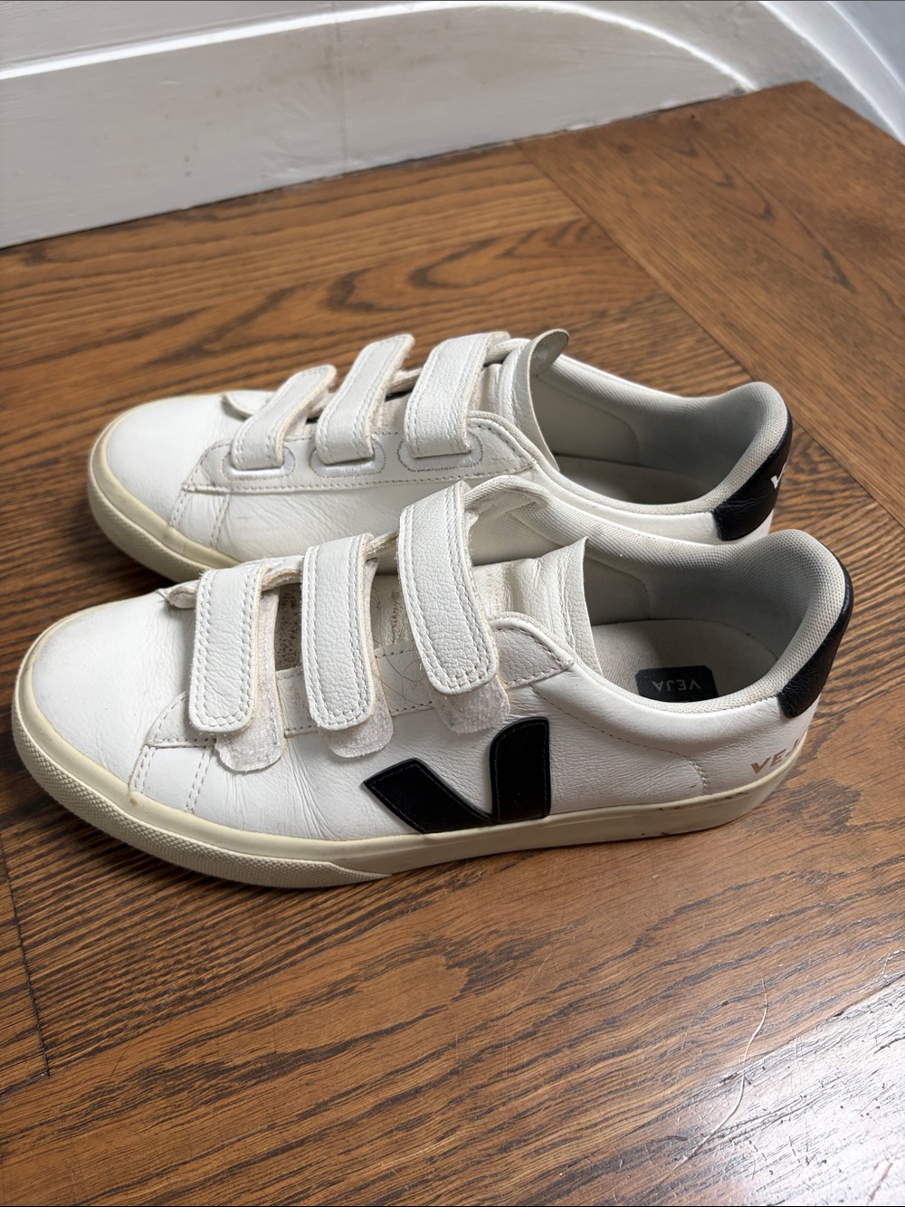 Veja White and black leather Sneakers with Velcro closure